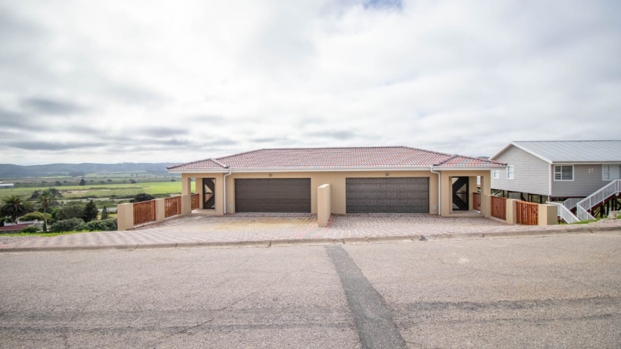 3 Bedroom Property for Sale in Fraaiuitsig Western Cape